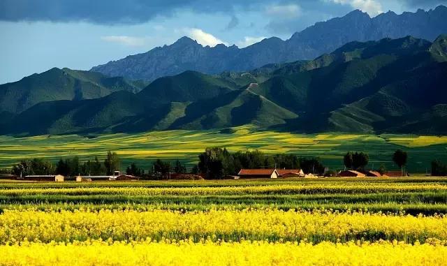 甘肃终于翻身了,亚洲最美旅游目的地冠军