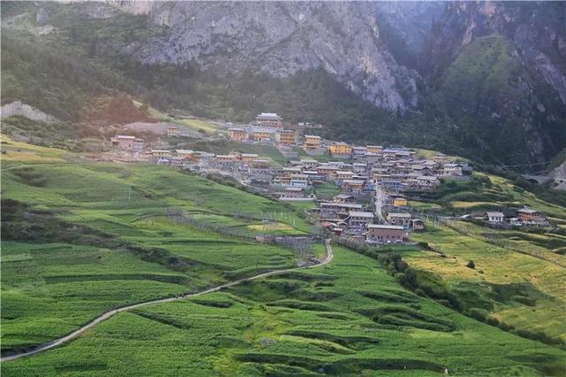 甘肃竟然被评为亚洲最佳旅游地!快来看看它的神奇之处吧!